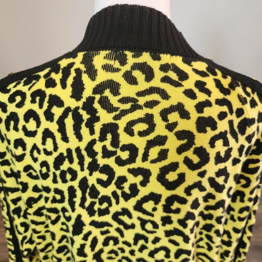 Central Park West Sweater Womens Medium Neon Yellow Leopard Ribbed Crewneck Cozy